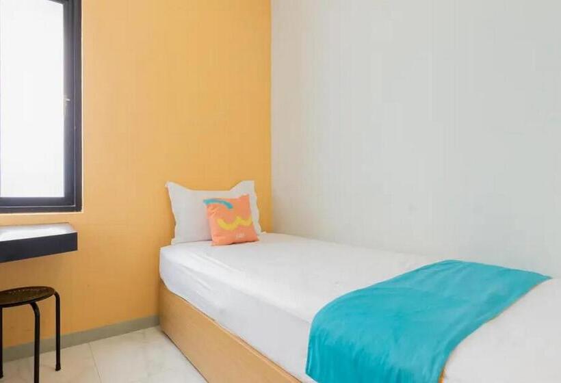 اتاق استاندارد یک نفره, Sans Hotel Box Mansion Surabaya By Reddoorz