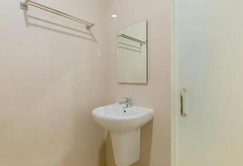 غرفة قياسية فردية, Sans Hotel Box Mansion Surabaya By Reddoorz