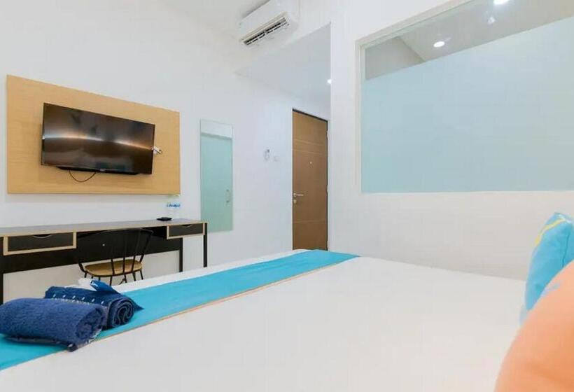اتاق سوپریور, Sans Hotel Box Mansion Surabaya By Reddoorz