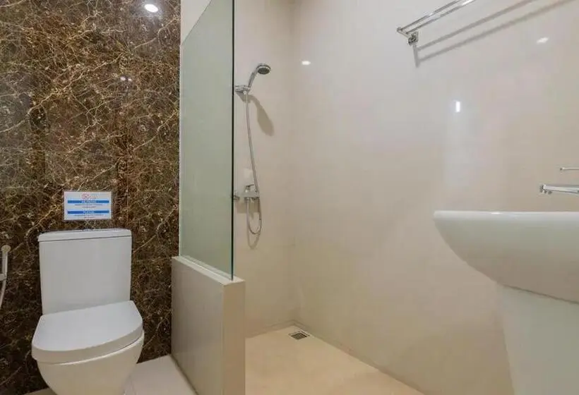 ファミリールーム, Sans Hotel Box Mansion Surabaya By Reddoorz