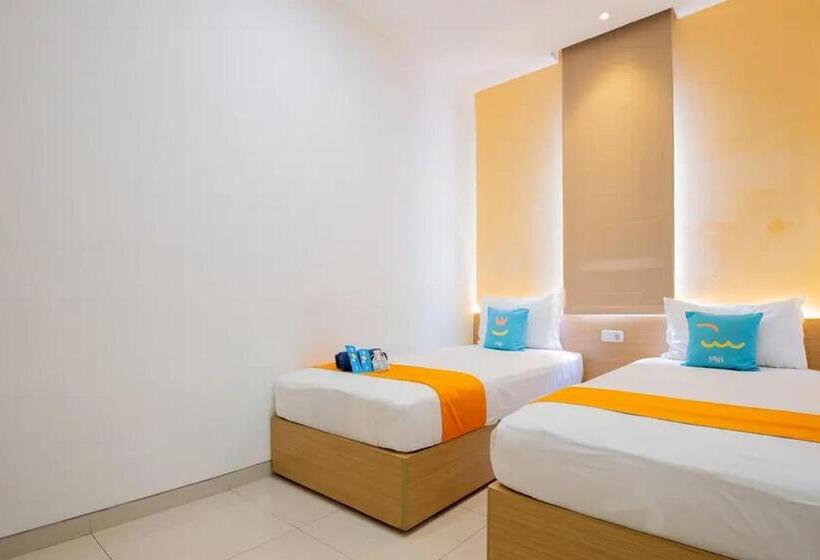 اتاق سوپریور, Sans Hotel Box Mansion Surabaya By Reddoorz