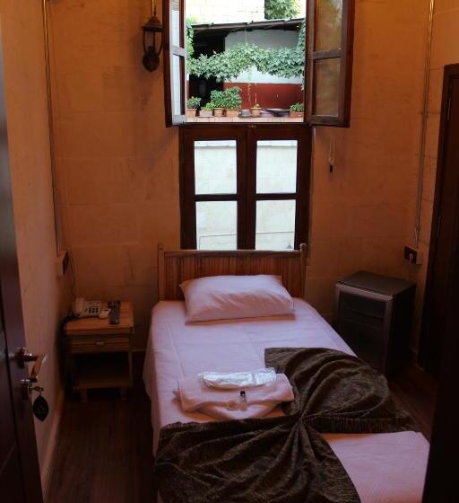 اتاق استاندارد یک نفره, Duran Aga Konagi