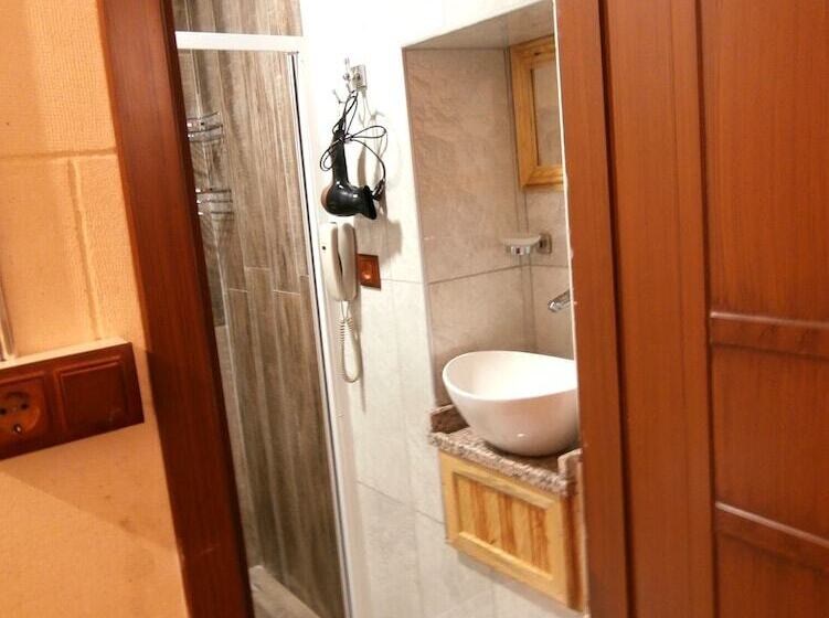 اتاق اکونومی یک تخته, Duran Aga Konagi