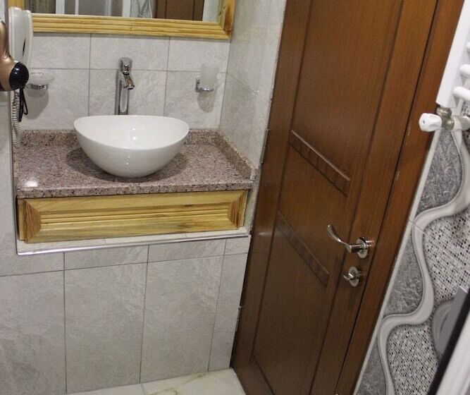 اتاق اکونومی, Duran Aga Konagi