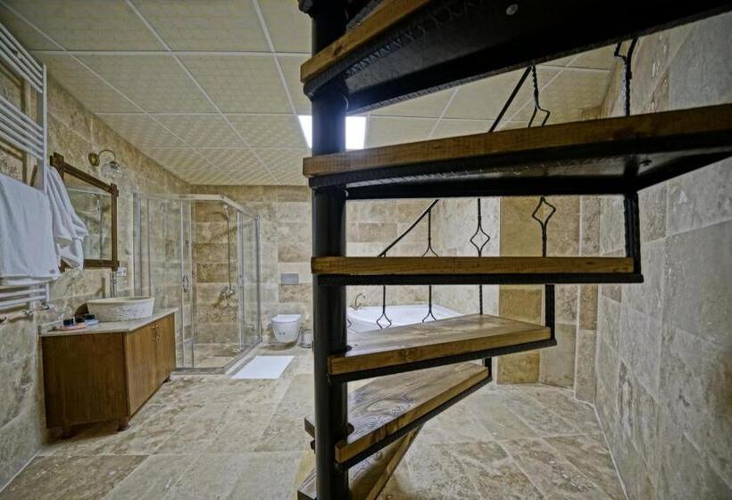 סוויטת דופלקס, Balloon Cave