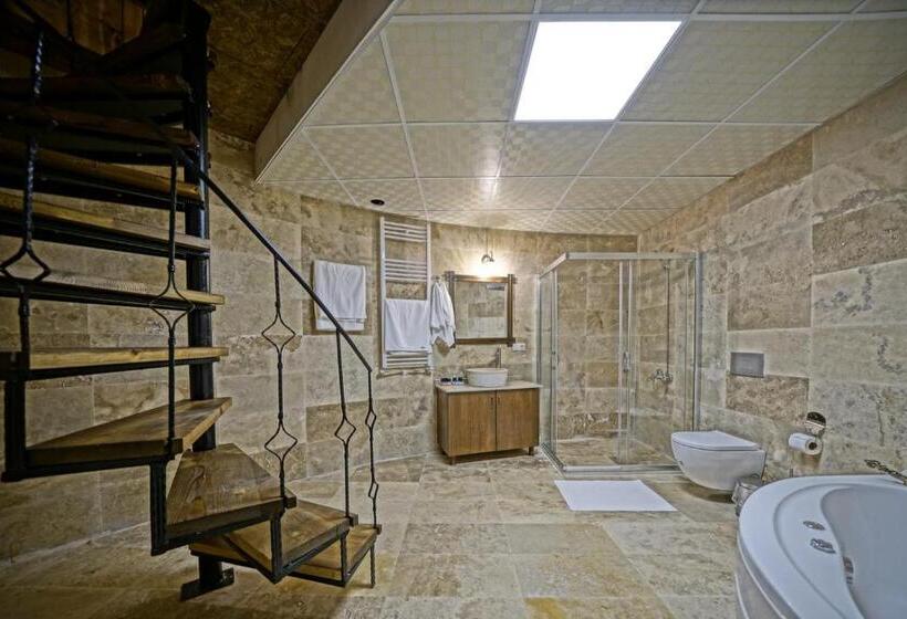 סוויטת דופלקס, Balloon Cave