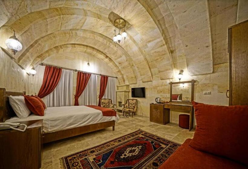 חדר דלוקס לשלושה, Balloon Cave