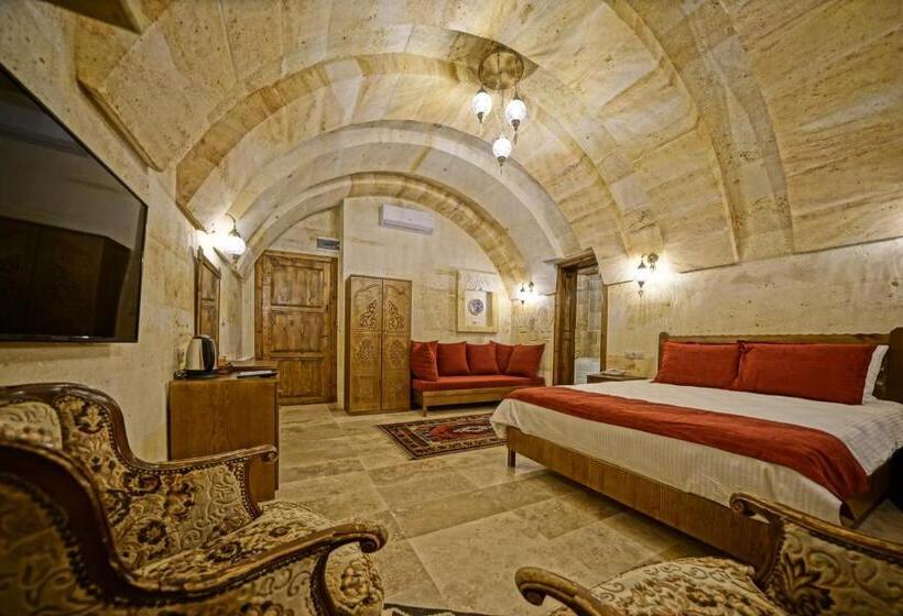 חדר דלוקס לשלושה, Balloon Cave