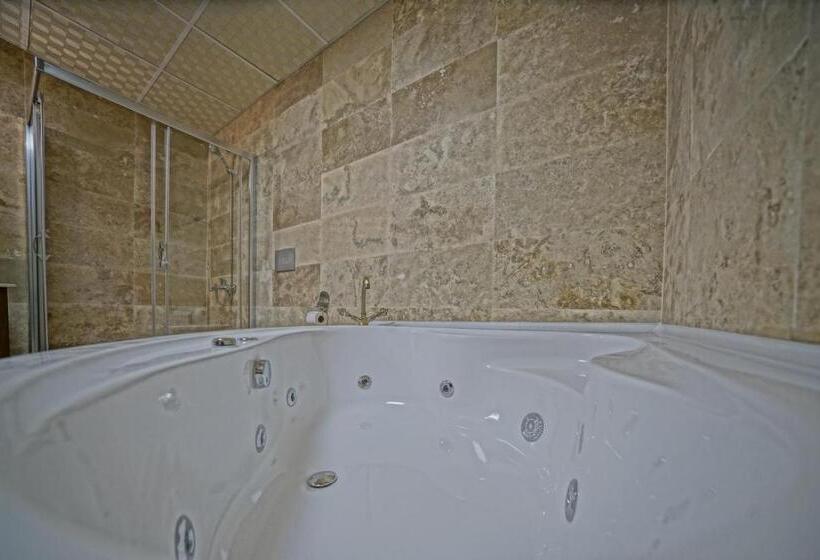 סוויטת דופלקס, Balloon Cave