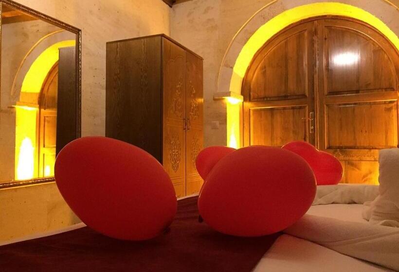 סוויטה משפחתית, Balloon Cave