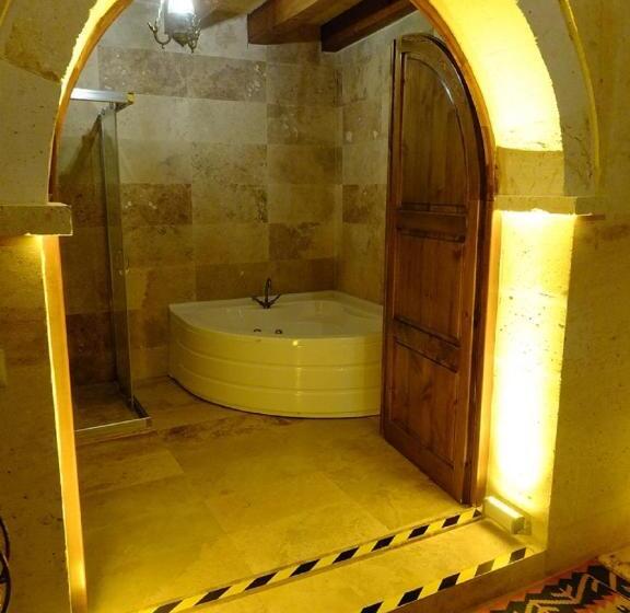 סוויטה משפחתית, Balloon Cave