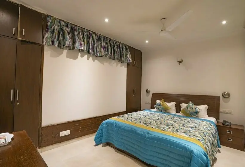 ロイヤルルーム, Narmade River View Resort