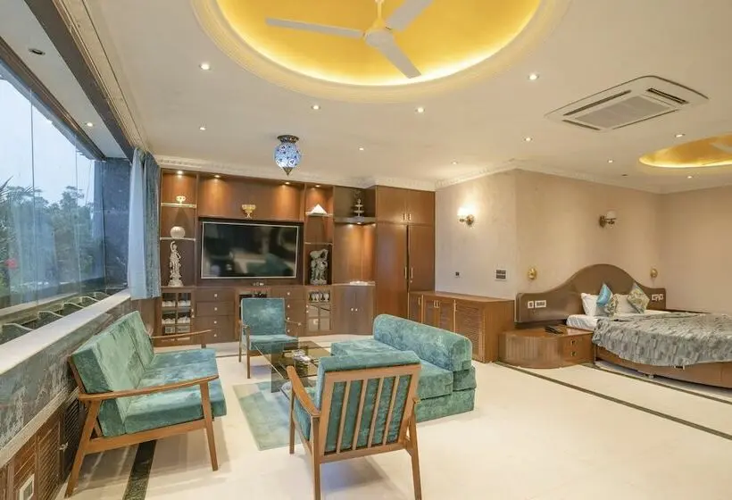 ロイヤルルーム, Narmade River View Resort