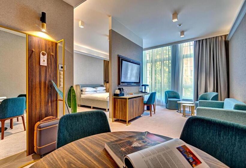 اتاق سوپریور, Old Town Haston