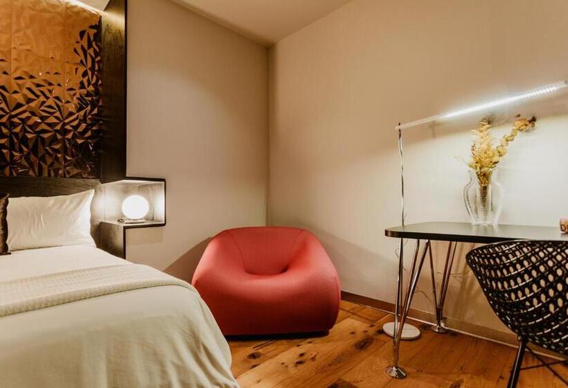 Номер Стандарт, Tá Hotel De Diseño