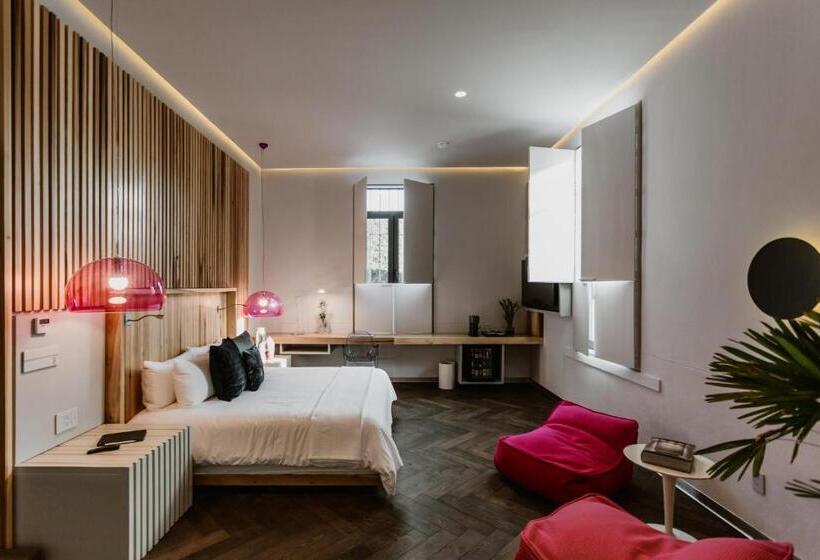 Люкс, Tá Hotel De Diseño