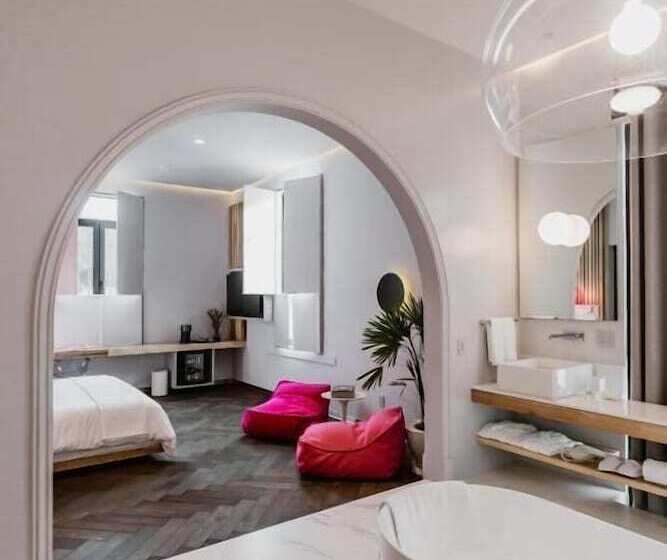 Люкс, Tá Hotel De Diseño