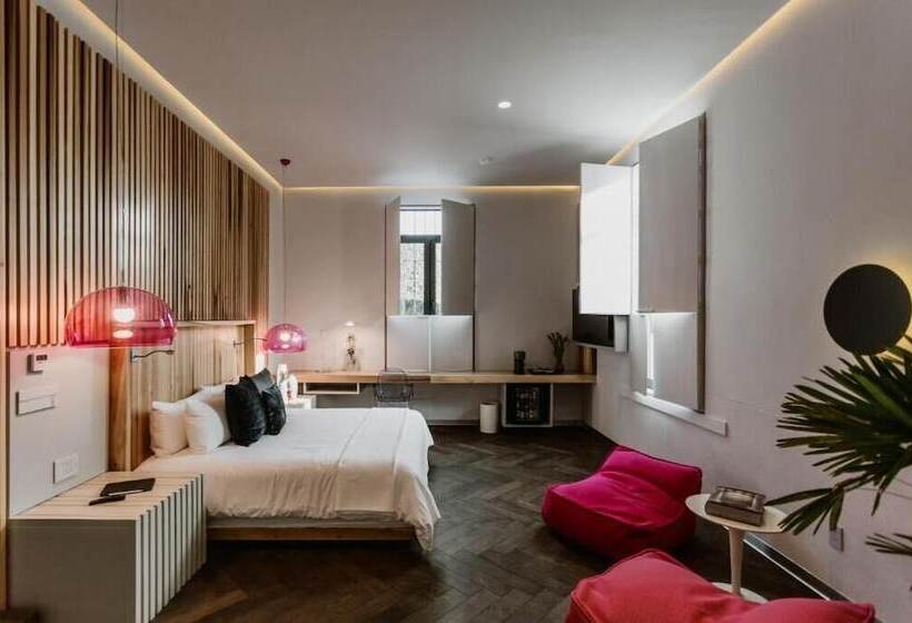 Люкс, Tá Hotel De Diseño