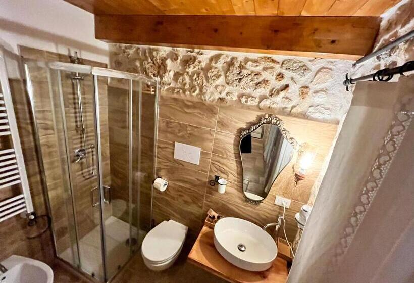 غرفة قياسية ثلاثية, B&b Casa Antonetti