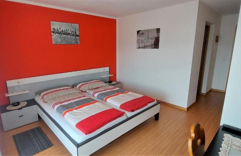 اتاق استاندارد با چشمانداز کوهستان, B&b Gasthaus Lieg