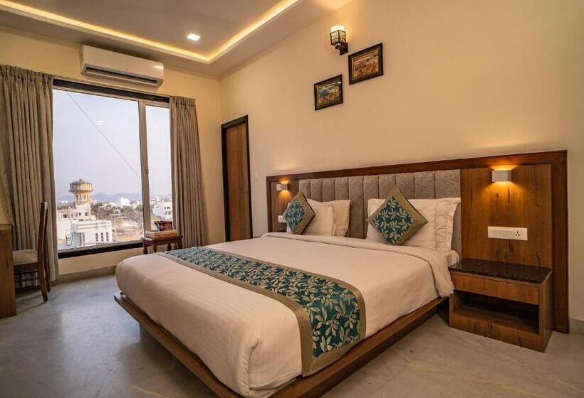 חדר דחוקס עם מיטת קינג, Rabbit Ratnam By Udaipur Hotels