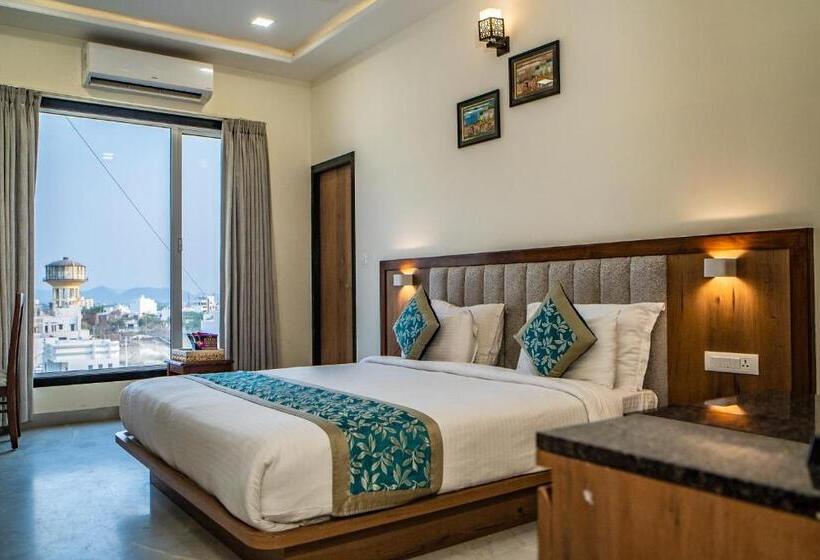חדר דחוקס עם מיטת קינג, Rabbit Ratnam By Udaipur Hotels