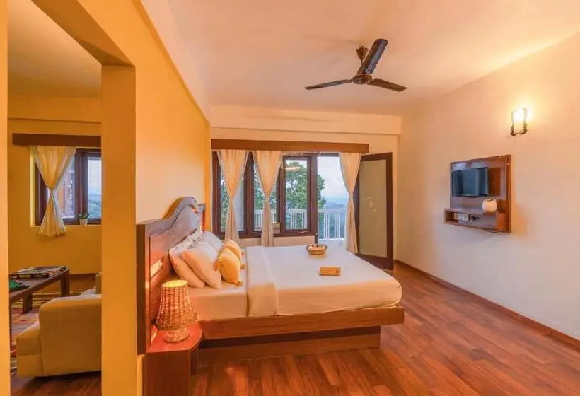 Camera Deluxe, Zostel Munnar
