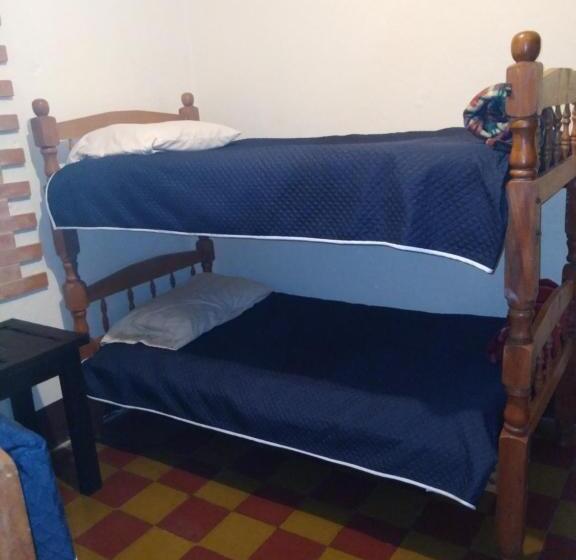 اتاق خانوادگی, Acatenango Inn