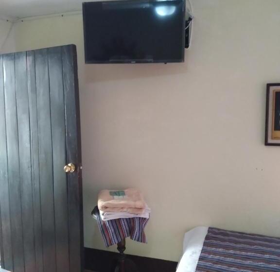 اتاق استاندارد سه نفره, Acatenango Inn