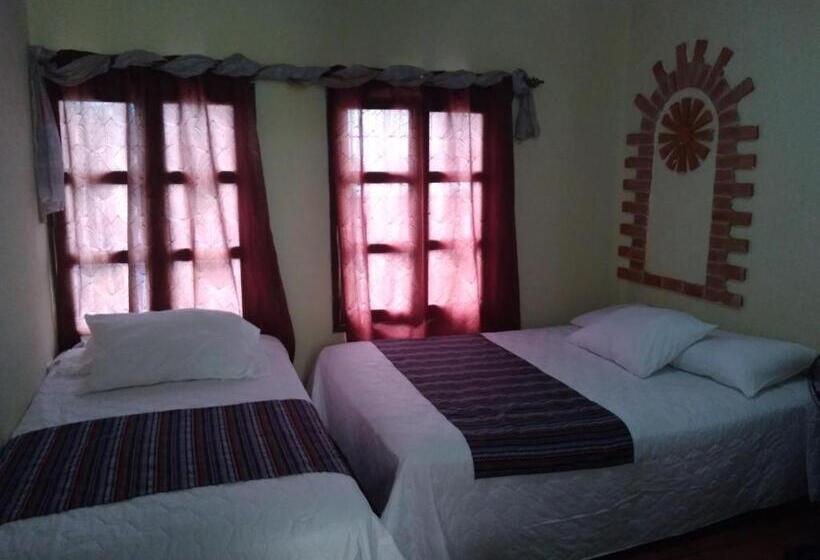 اتاق استاندارد سه نفره, Acatenango Inn