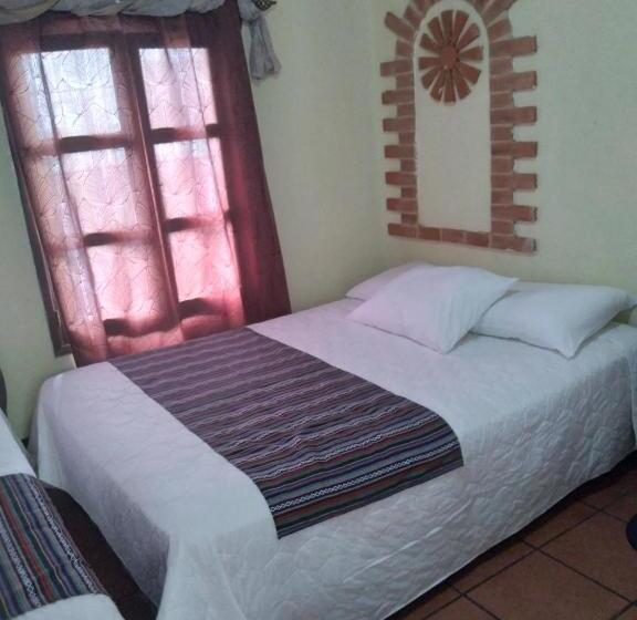 اتاق استاندارد سه نفره, Acatenango Inn