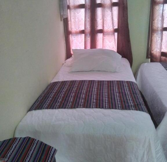 اتاق استاندارد سه نفره, Acatenango Inn