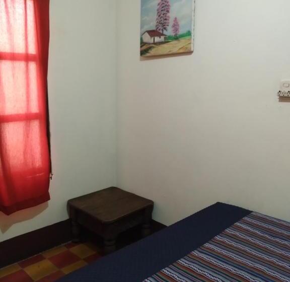 اتاق استاندارد با سرویس بهداشتی مشترک, Acatenango Inn