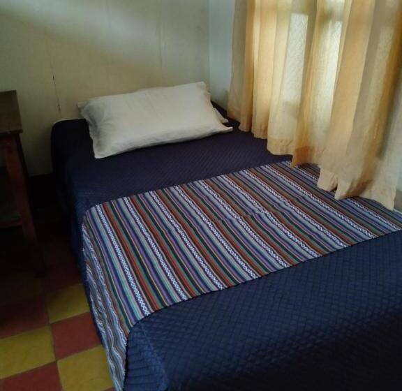 اتاق خانوادگی با سرویس بهداشتی مشترک, Acatenango Inn