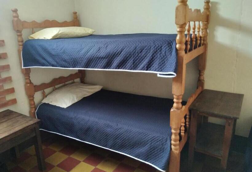 اتاق خانوادگی با سرویس بهداشتی مشترک, Acatenango Inn