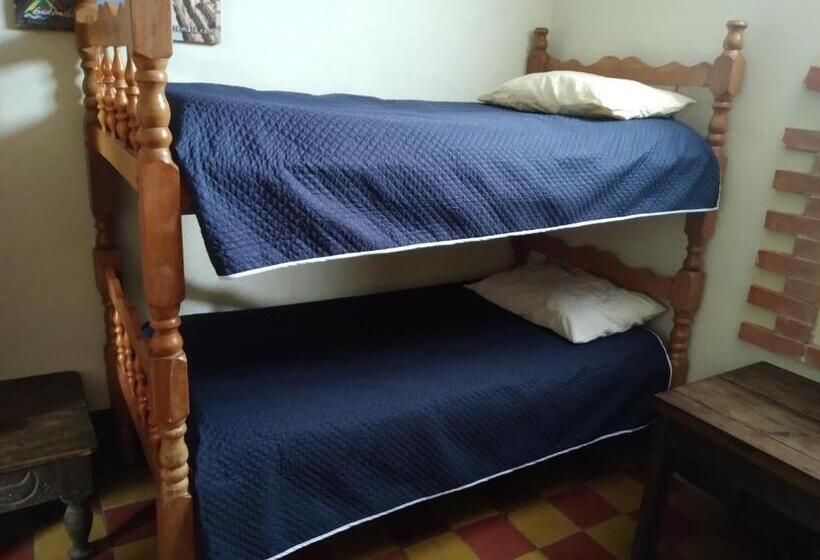 اتاق خانوادگی با سرویس بهداشتی مشترک, Acatenango Inn