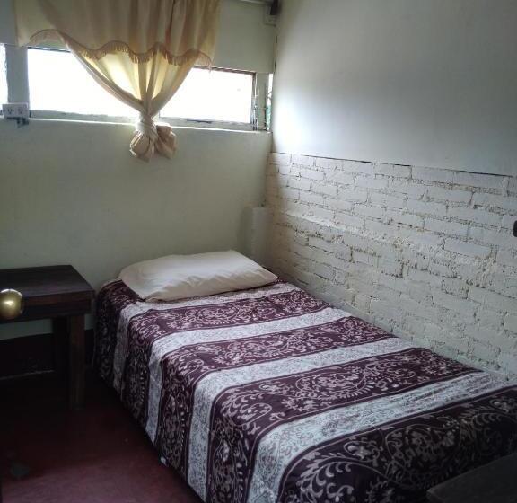 اتاق استاندارد با سرویس بهداشتی مشترک, Acatenango Inn