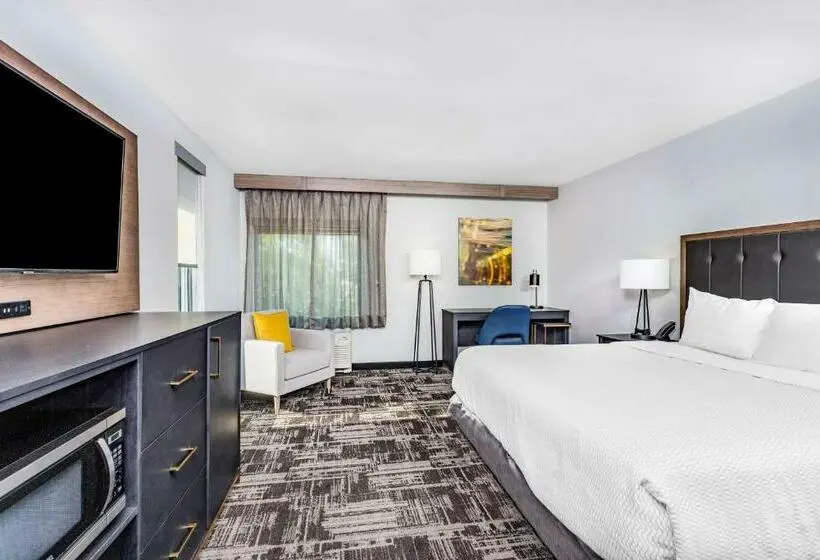 Standard-invahuone King-vuode, Laquinta Suites By Wyndham South Bend Notre Dame Area