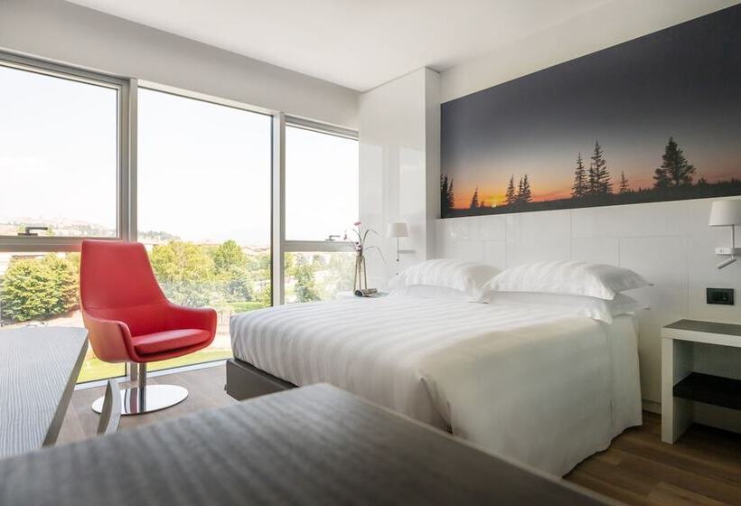 اتاق سوپریور, Life