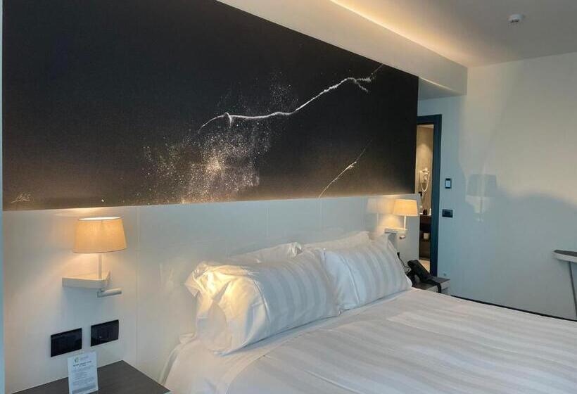 سوییت خانوادگی, Life