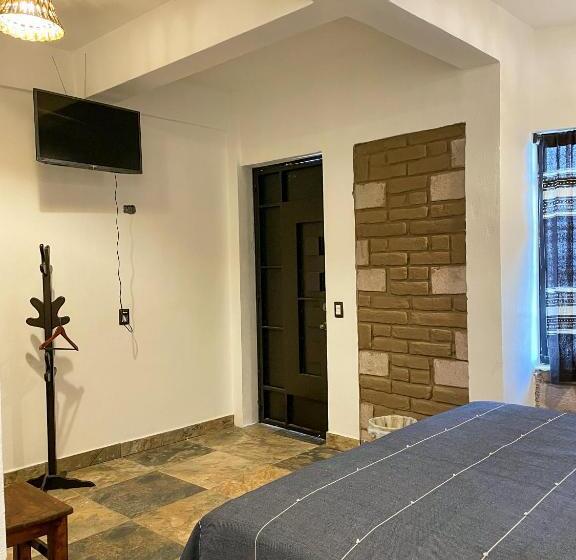 غرفة قياسية سرير كينج, Yubazuu