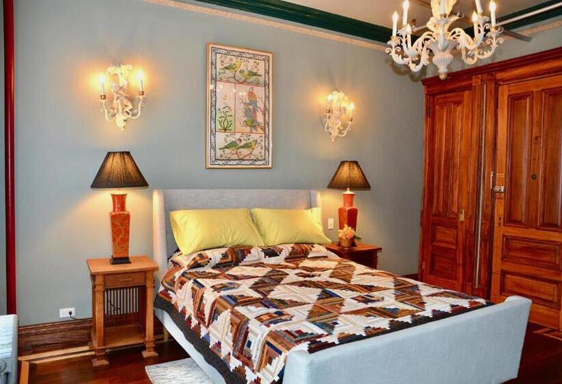 جناح مزود بجاكوزى, Northern Lights Mansion