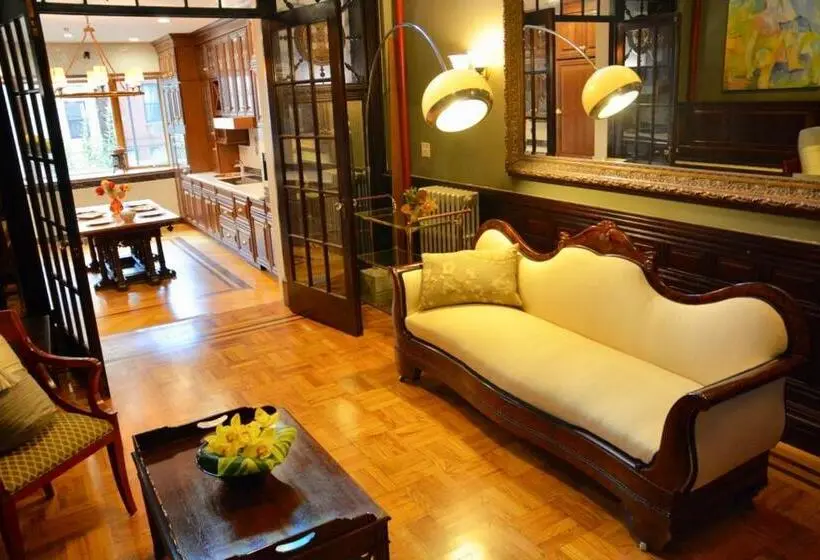 اتاق استاندارد با چشم‌انداز شهر, Northern Lights Mansion