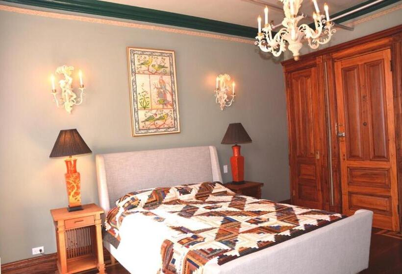 جناح مزود بجاكوزى, Northern Lights Mansion