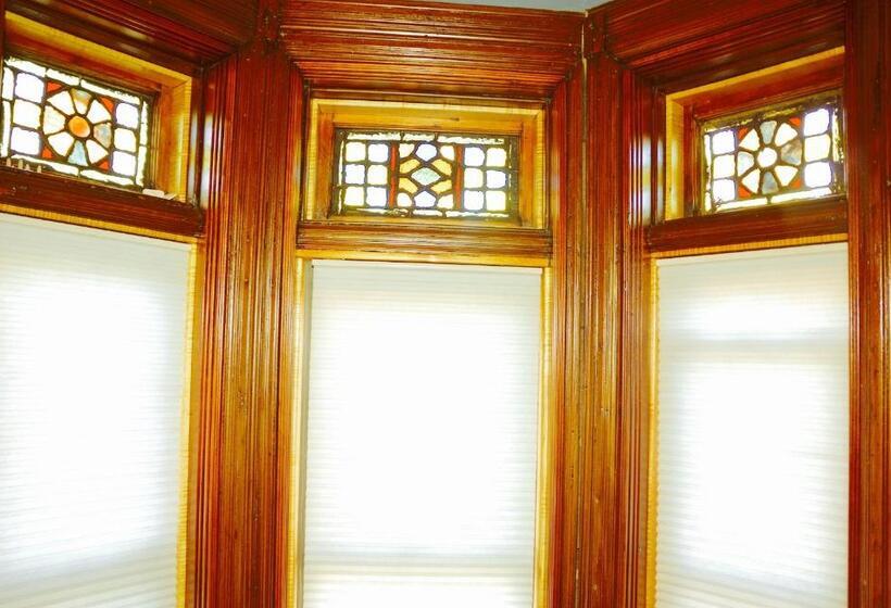 غرفة قياسية مطلة على المدينة, Northern Lights Mansion