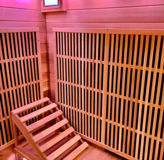 جناح, Northern Lights Mansion