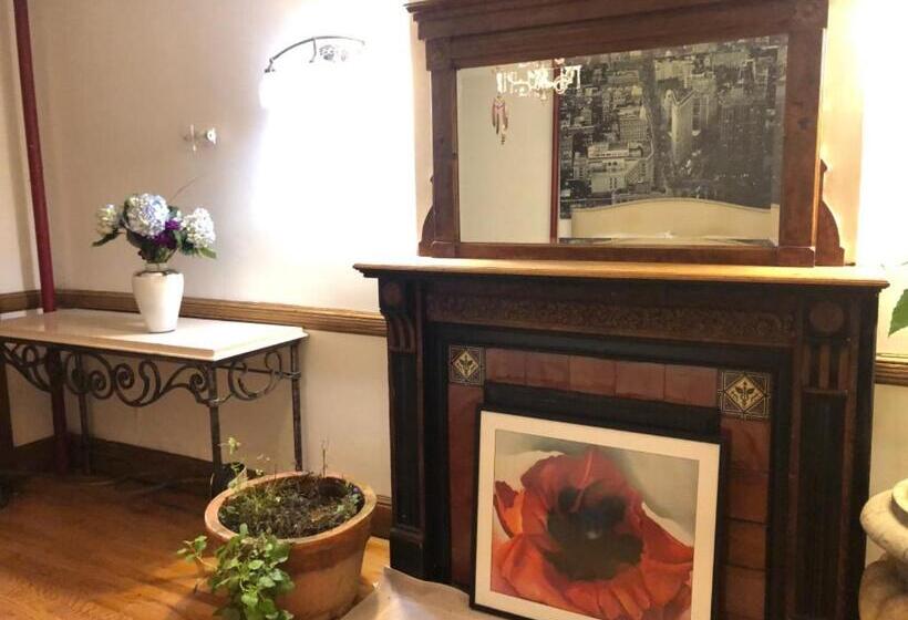 جناح, Northern Lights Mansion