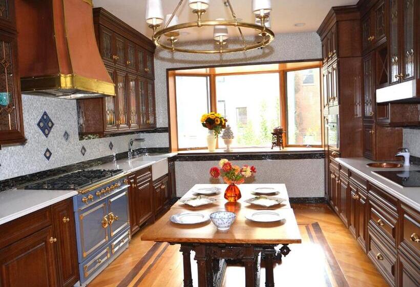 جناح ديلوكس, Northern Lights Mansion