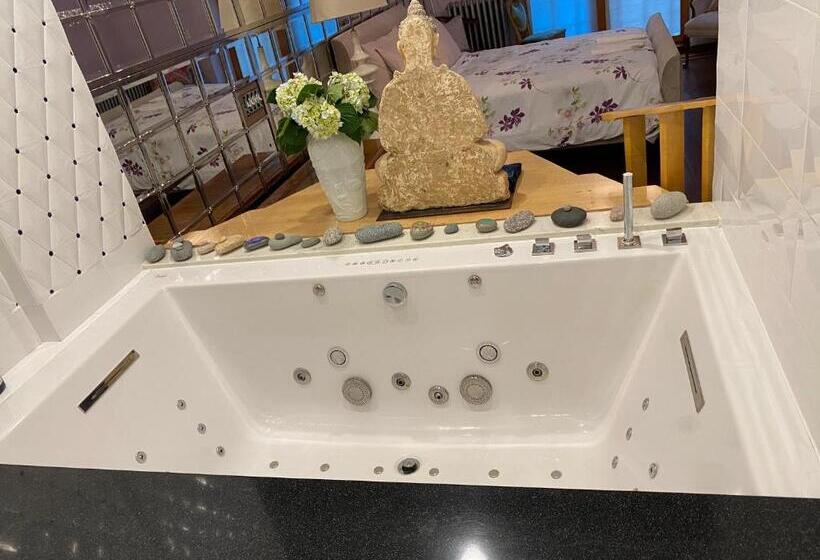 جناح ديلوكس, Northern Lights Mansion