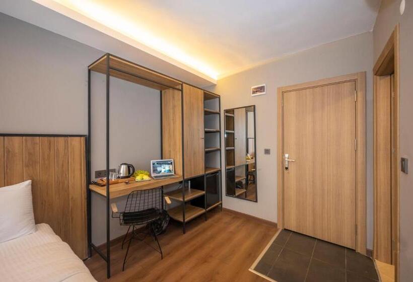 חדר דלוקס לשלושה, çorlu Dem